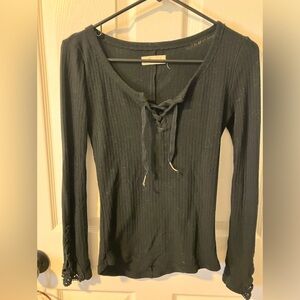 Black Holister V neck top